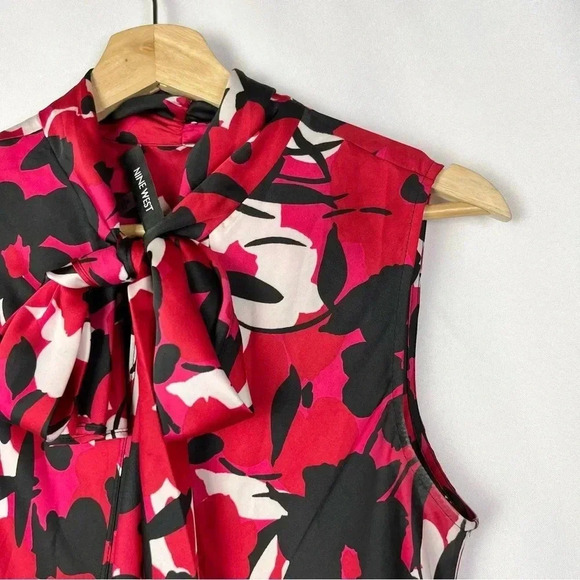 Nine West Red & Black Floral Printed V Neck Bow Sleeveless Blouse M - Picture 4 of 5